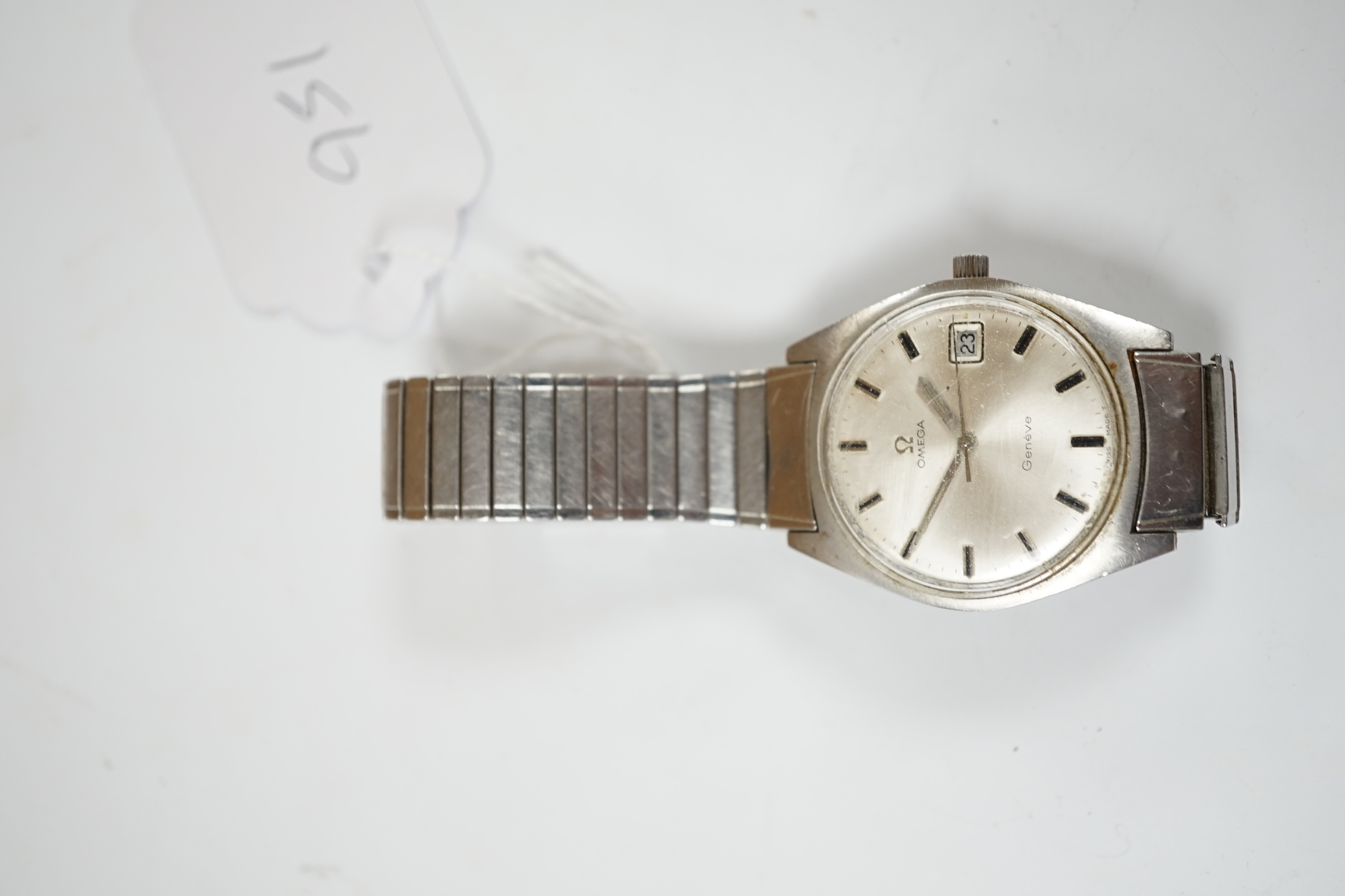 A gentleman's stainless steel Omega manual wind wrist watch, with date aperture, on associated flexible strap, case diameter 35mm, no box or papers.